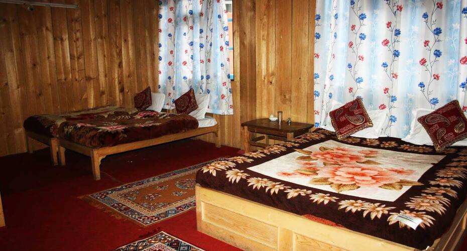 Iceland Residency, Lachung 5